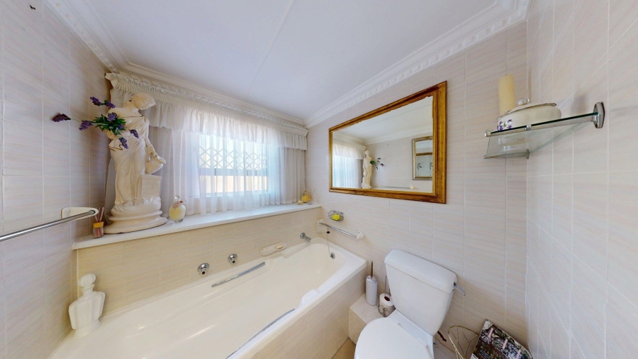 3 Bedroom Property for Sale in Humewood Eastern Cape